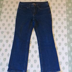 Duluth Trading Co. Jeans🌲Daily Wear . Quality denim. Women’s Size 10